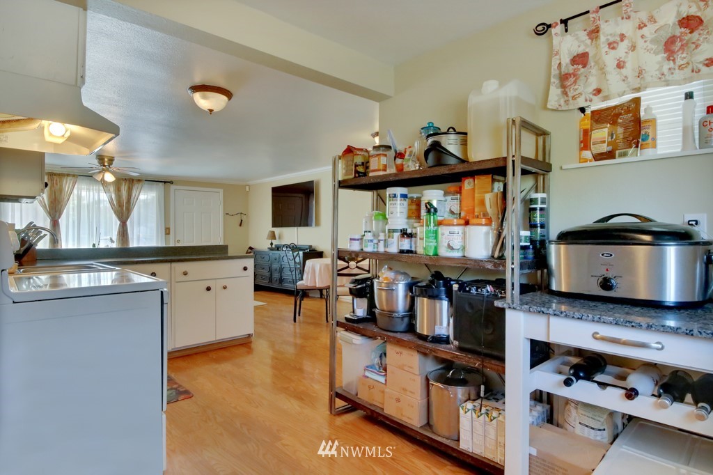 8620 Meadow Road Southwest Lakewood, WA 98499 - Photo 10 of 19 Gallery Image 10