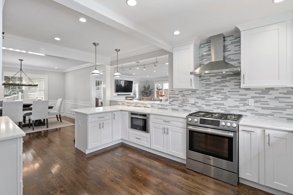 8 Partridge Road Wellesley, MA 02481 - Photo 2 of 30