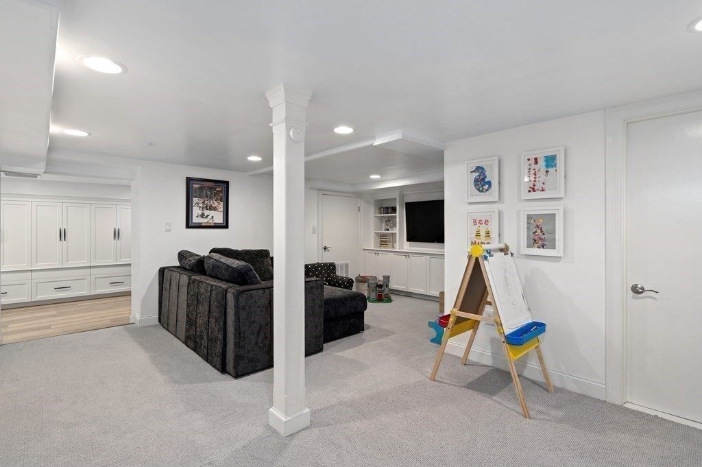 8 Partridge Road Wellesley, MA 02481 - Photo 23 of 30