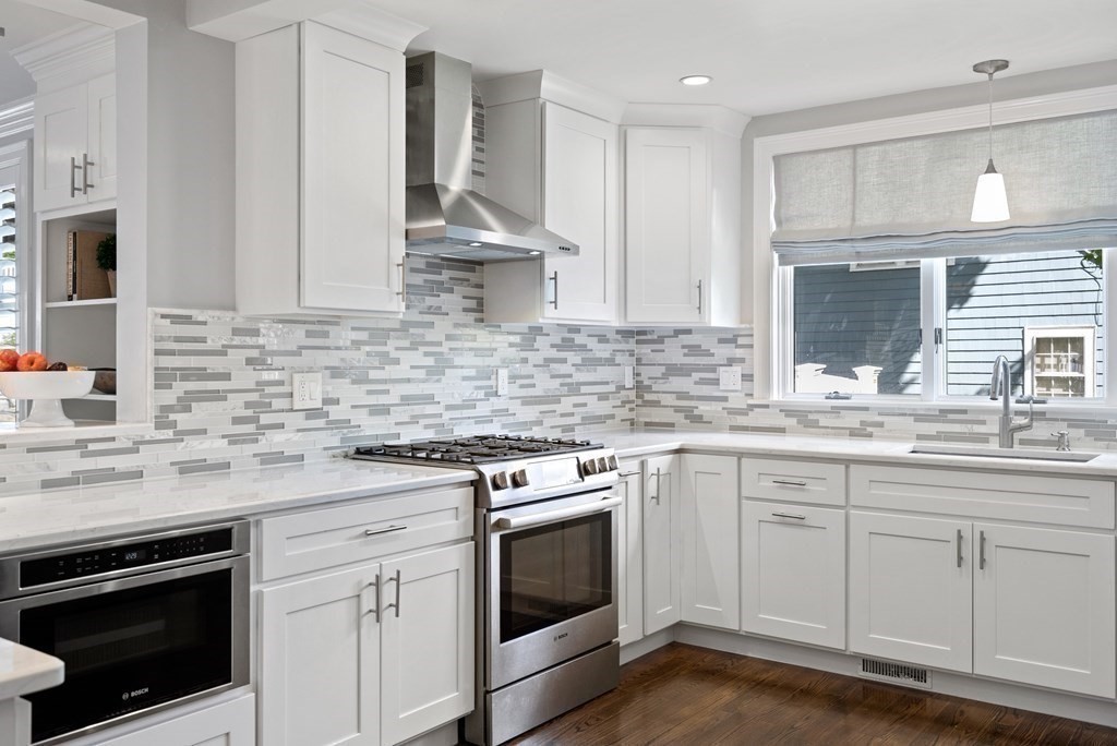 8 Partridge Road Wellesley, MA 02481 - Photo 4 of 30
