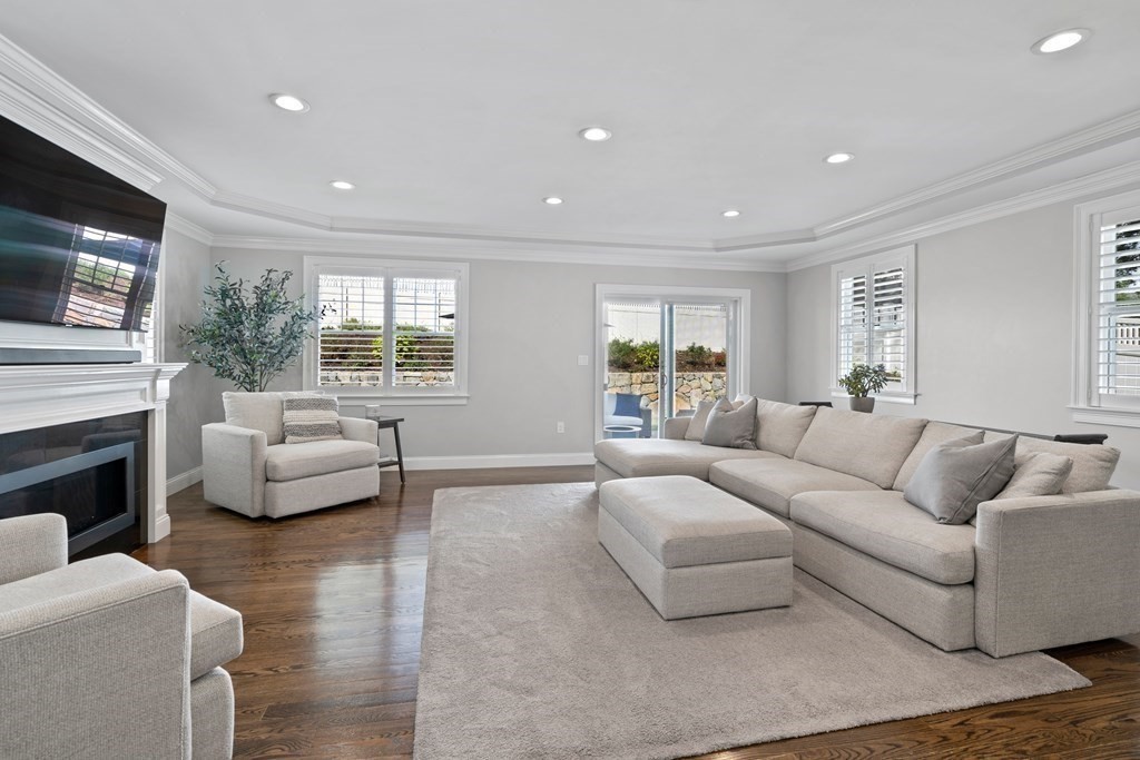 8 Partridge Road Wellesley, MA 02481 - Photo 5 of 30