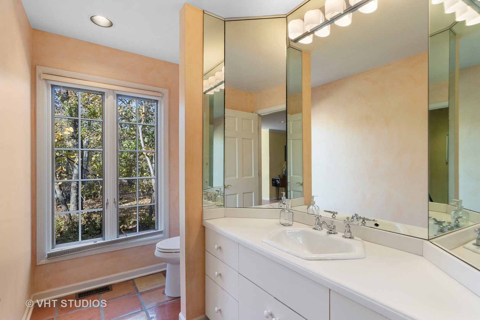 178 Maplewood Road Riverside, IL 60546 - Photo 14 of 37