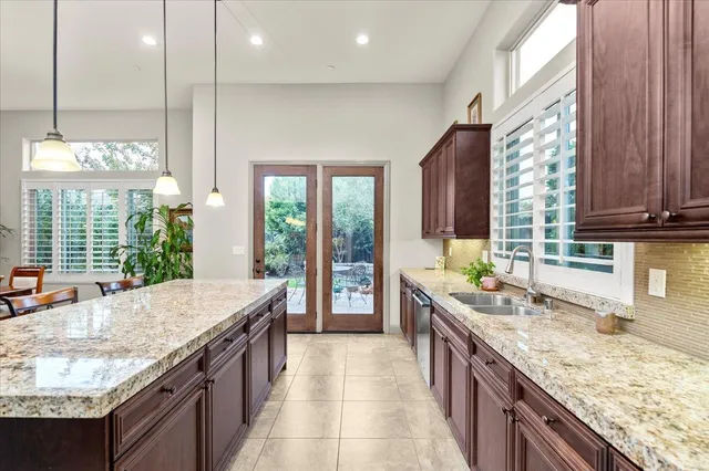 $849,000 | 921 Hackberry Avenue, Modesto, CA 95350