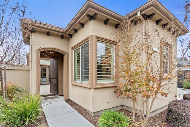 $849,000 | 921 Hackberry Avenue, Modesto, CA 95350