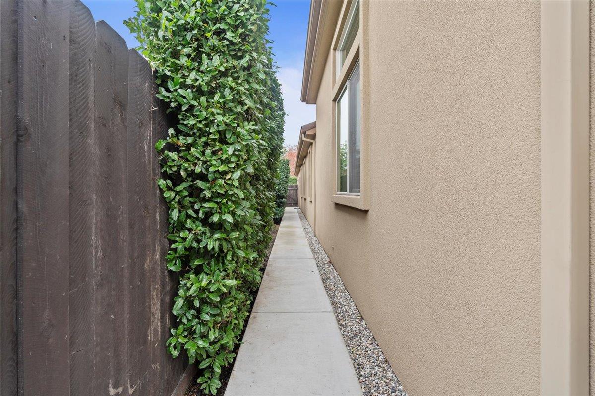 921 Hackberry Avenue Modesto, CA 95350 - Photo 33 of 34