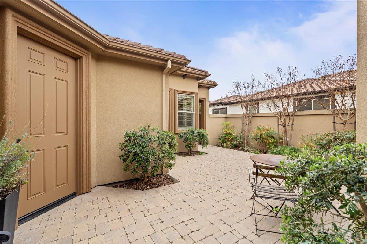 921 Hackberry Avenue Modesto, CA 95350 - Photo 5 of 34