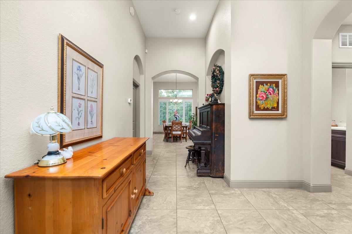 921 Hackberry Avenue Modesto, CA 95350 - Photo 8 of 34