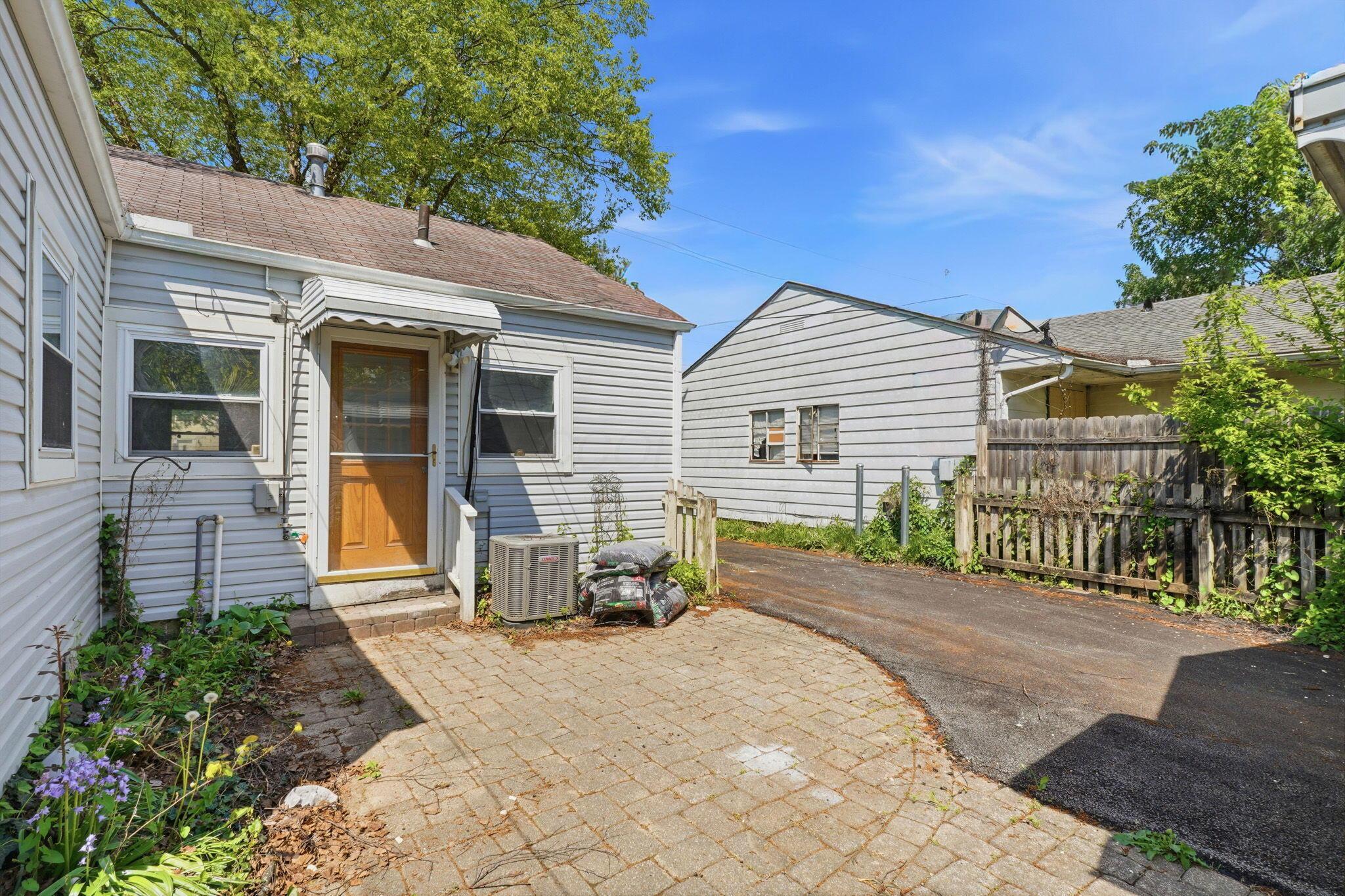 1074 South James Road Columbus, OH 43227 - Photo 30 of 35 36-web-or-mls-1074-s-james-rd