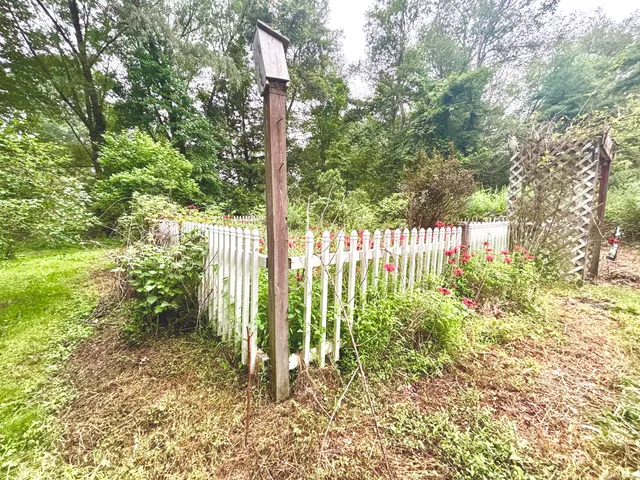 $290,000 | 242 Herrick Road, Brooklyn, CT 06234