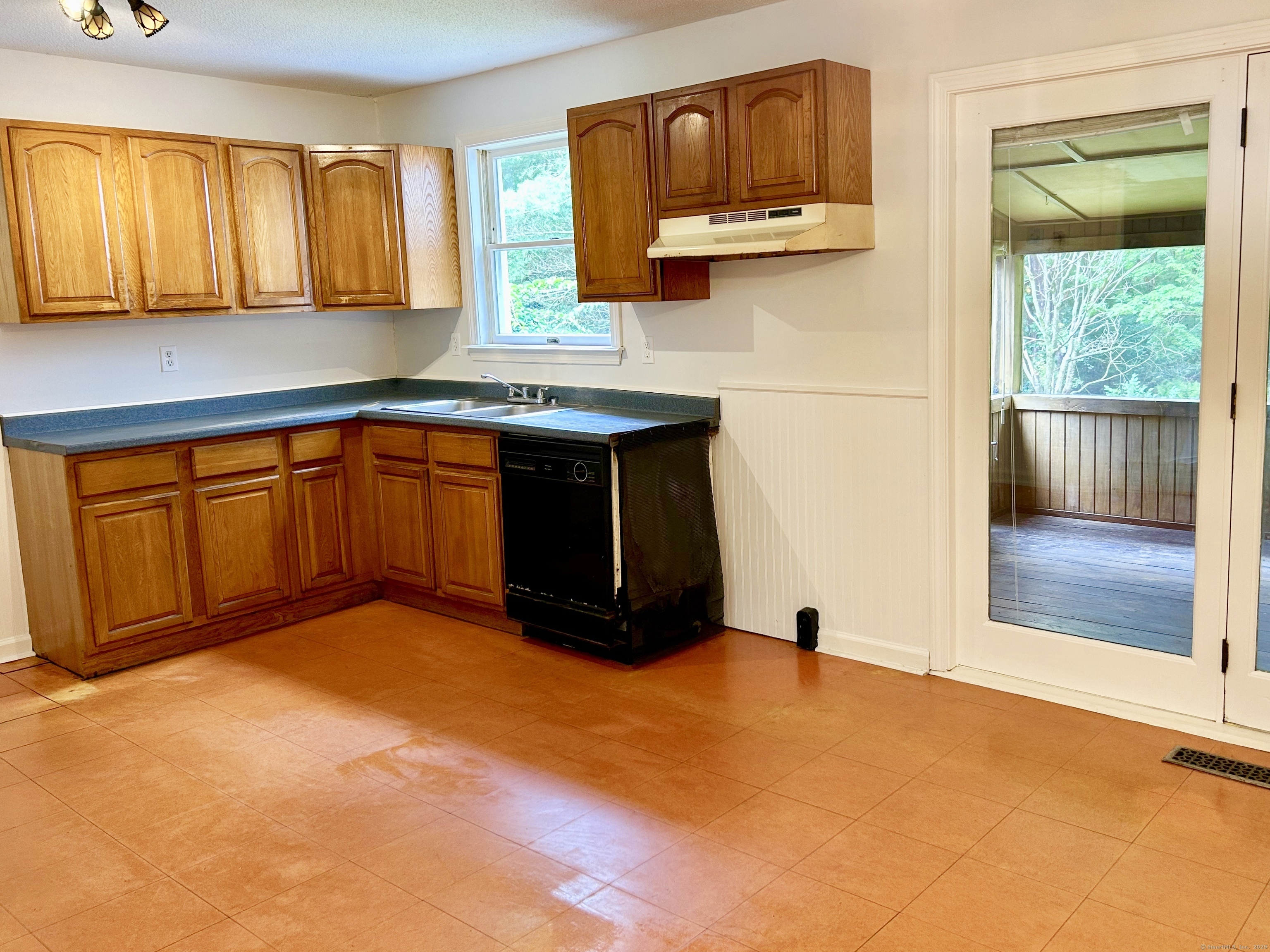 242 Herrick Road Brooklyn, CT 06234 - Photo 6 of 32