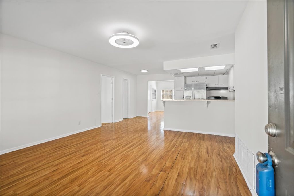 7707 Watson Street Austin, TX 78757 - Photo 2 of 27