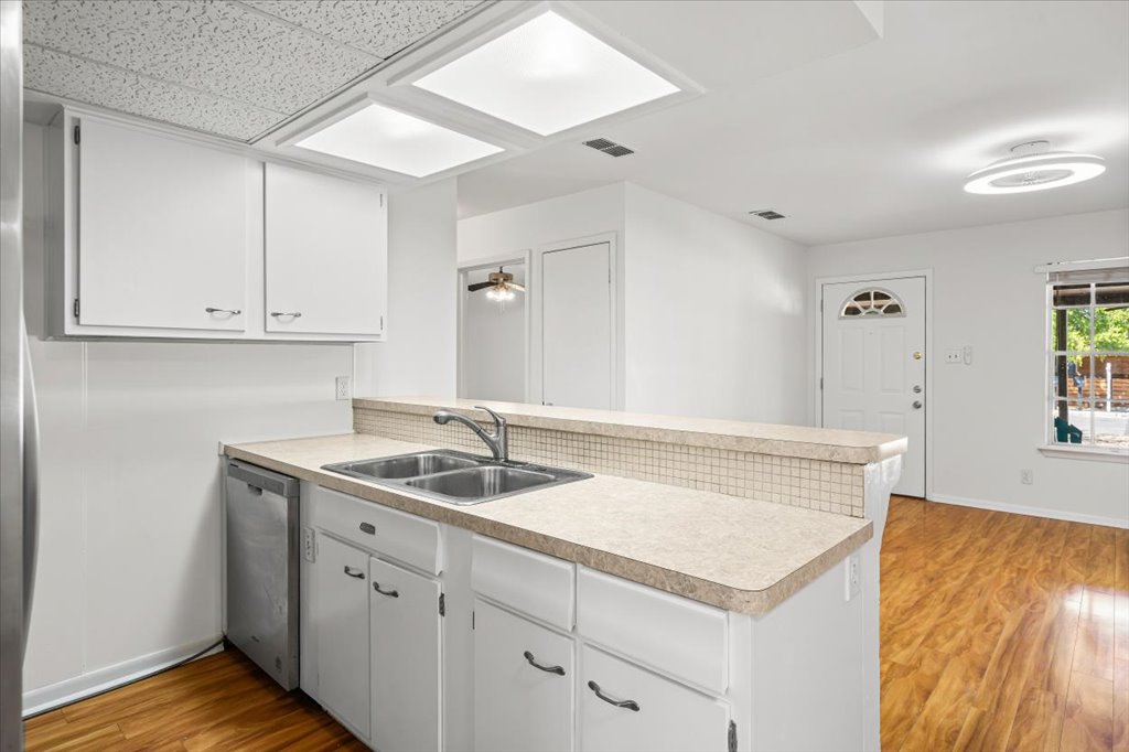 7707 Watson Street Austin, TX 78757 - Photo 6 of 27