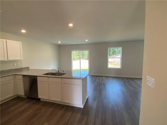 $2,400 | 536 Pemberton Street, Kingston, GA 30145