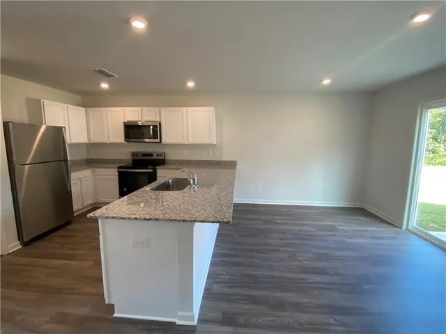 $2,400 | 536 Pemberton Street, Kingston, GA 30145