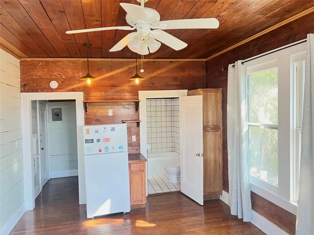 $950 | 703 West 11th Street, Unit 6, Austin, TX 78701