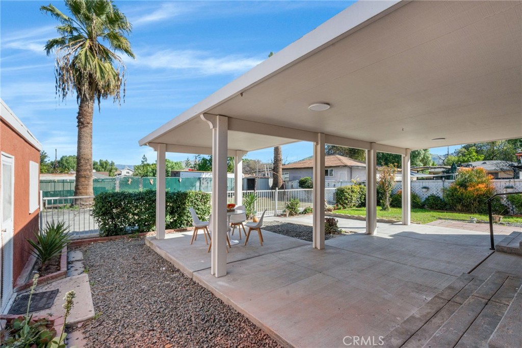2057 Down Street Riverside, CA 92507 - Photo 38 of 52