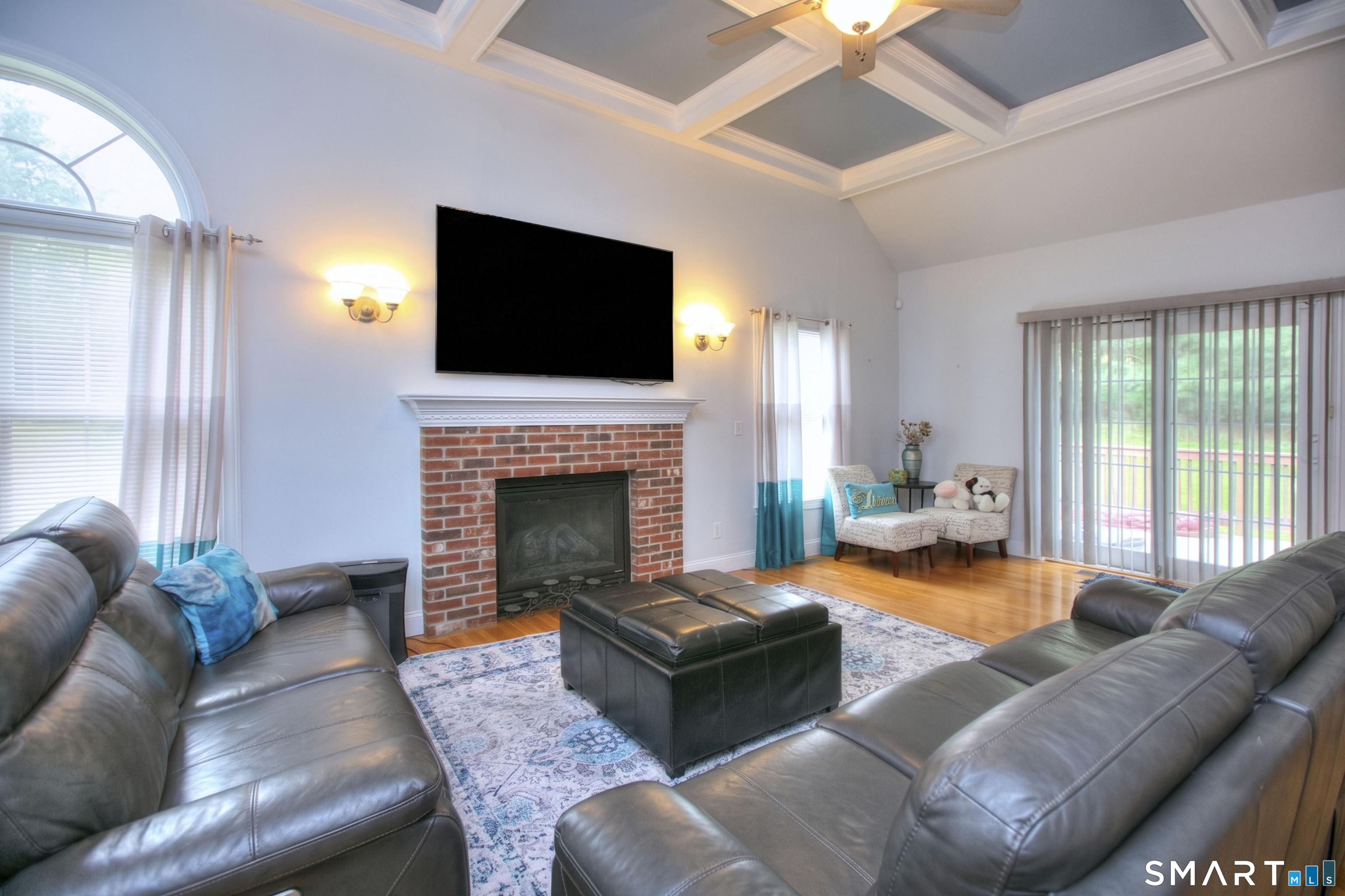 765 Cutspring Road Stratford, CT 06614 - Photo 4 of 33