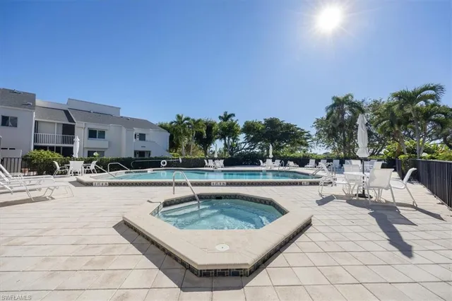 $294,500 | 3036 Kings Lake Boulevard, Unit 7564, Naples, FL 34112