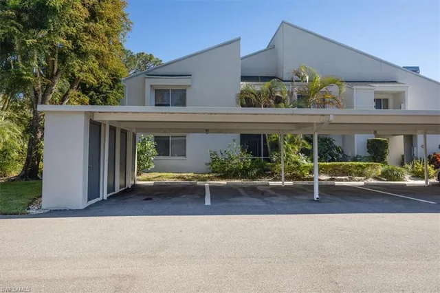 $294,500 | 3036 Kings Lake Boulevard, Unit 7564, Naples, FL 34112