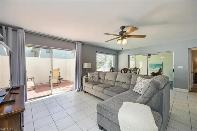$294,500 | 3036 Kings Lake Boulevard, Unit 7564, Naples, FL 34112