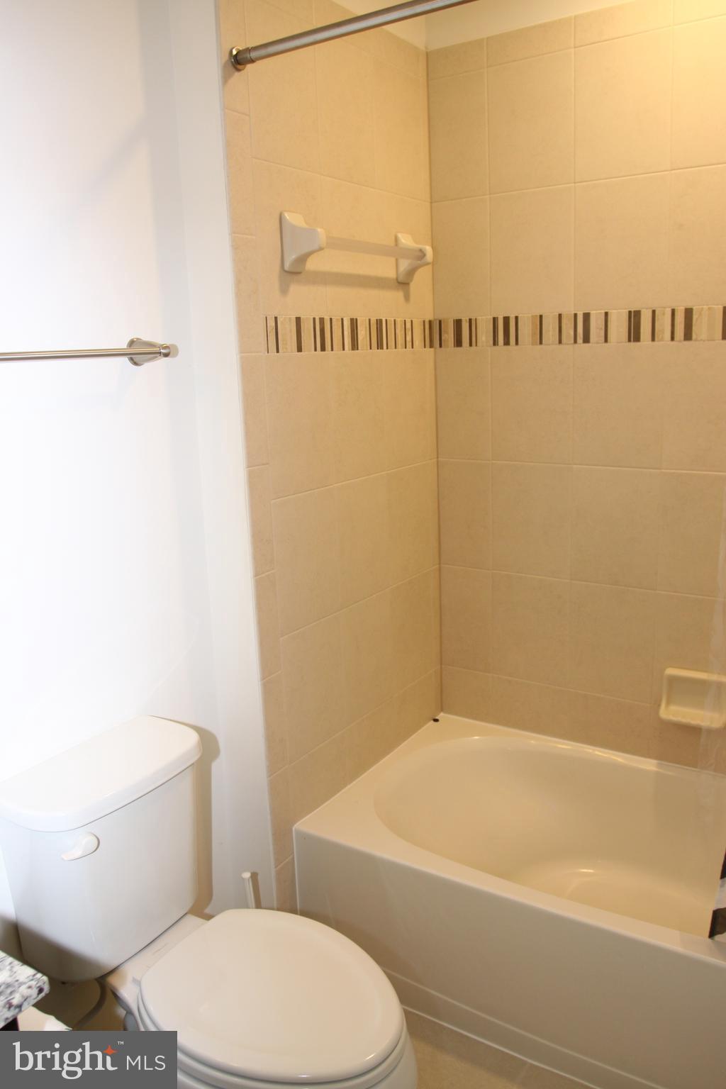1750 Featherstone Road Woodbridge, VA 22191 - Photo 4 of 19 Gallery Image 4