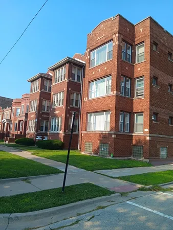 $1,400 | 6927 South Prairie Avenue, Unit 1, Chicago, IL 60637