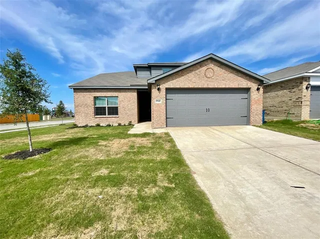 $2,295 | 1946 Canterbury Drive, Seagoville, TX 75159
