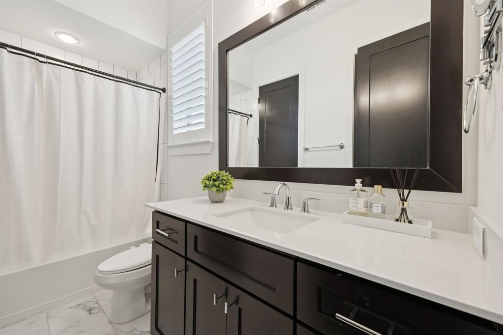 7024 Prairie Ridge Road Argyle, TX 76226 - Photo 30 of 40 Full Bathroom Boasts Elegant Fixtures and a Well-Designed Layout