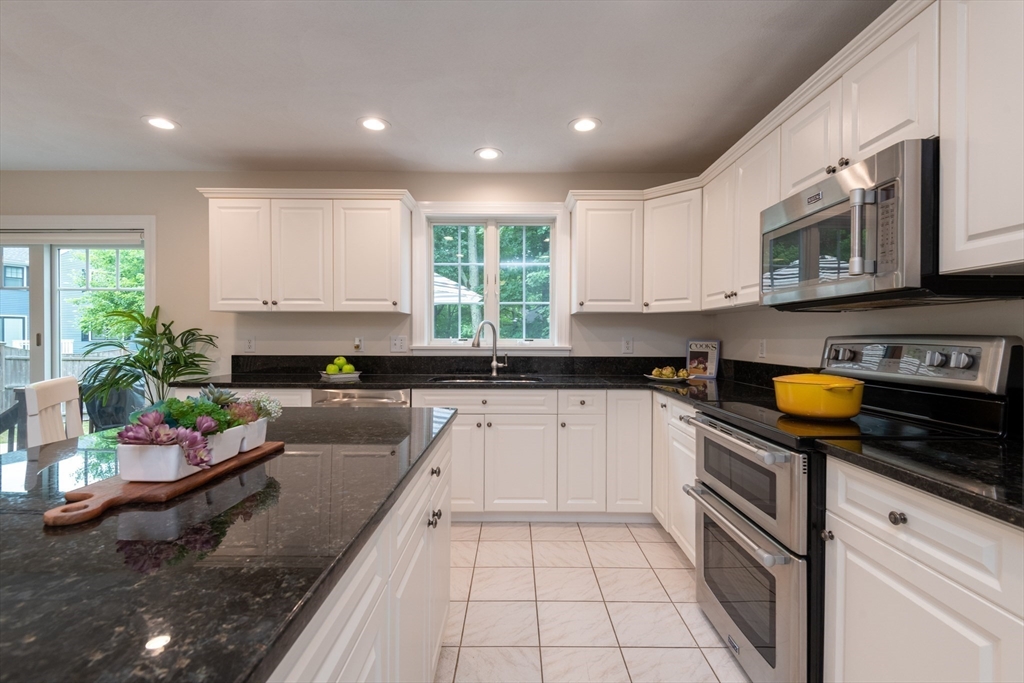 43 Ellen Road Stoneham, MA 02180 - Photo 15 of 42 Gallery Image 15