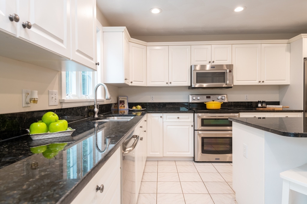 43 Ellen Road Stoneham, MA 02180 - Photo 16 of 42 Gallery Image 16