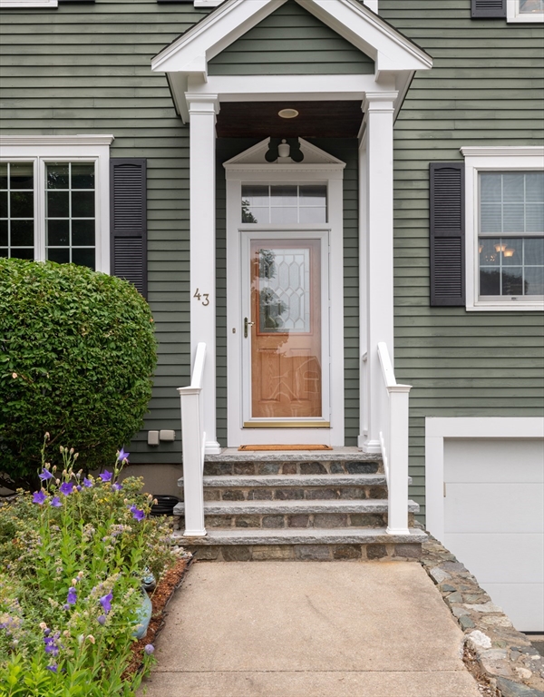 43 Ellen Road Stoneham, MA 02180 - Photo 4 of 42 Gallery Image 4