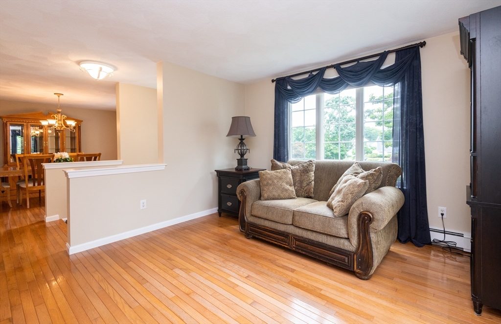 43 Ellen Road Stoneham, MA 02180 - Photo 8 of 42 Gallery Image 8