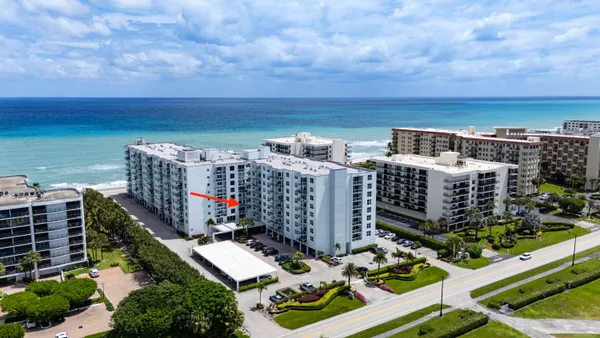 $379,000 | 3450 South Ocean Boulevard, Unit 3270, Palm Beach, FL 33480