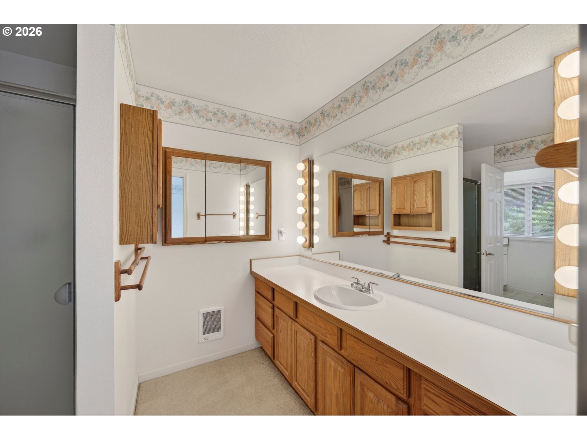 5577 South Shore Drive Florence, OR 97439 - Photo 20 of 41 Bathroom