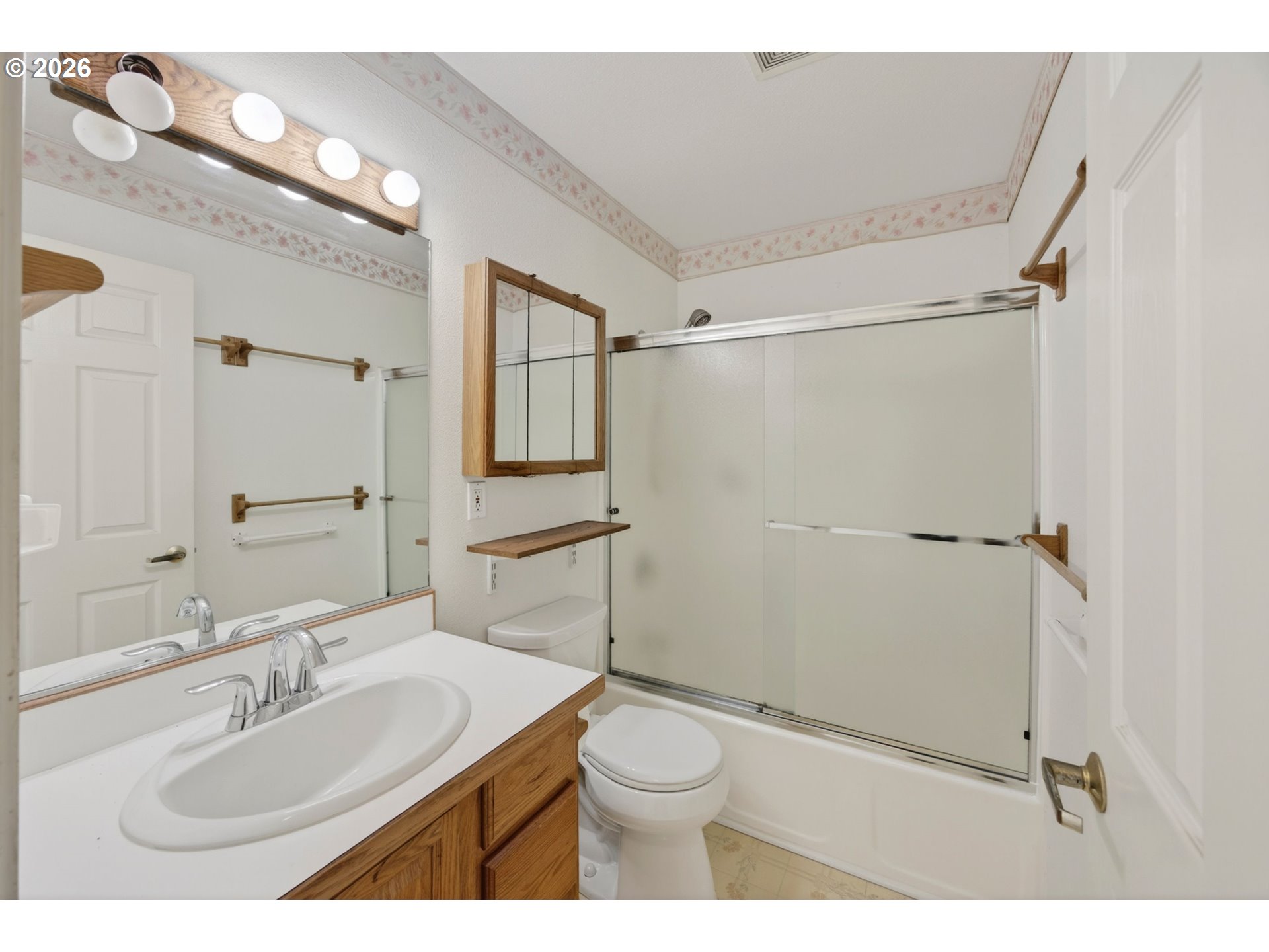 5577 South Shore Drive Florence, OR 97439 - Photo 23 of 41 Bathroom