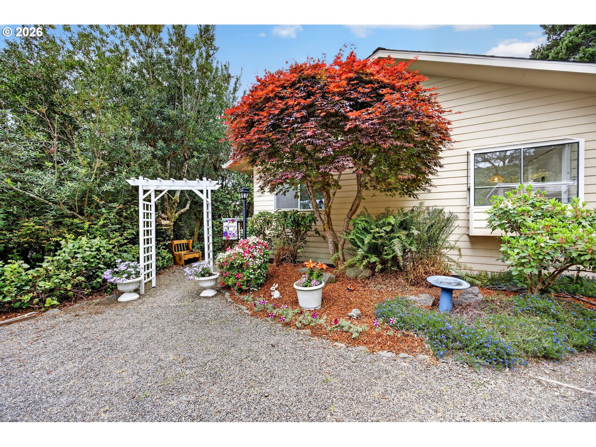 5577 South Shore Drive Florence, OR 97439 - Photo 8 of 41 Yard