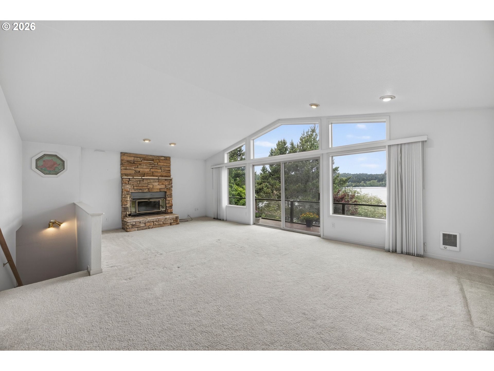 5577 South Shore Drive Florence, OR 97439 - Photo 10 of 41 Living Room/Dining Room