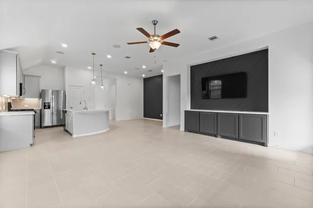 $3,300 | 21719 Grayson Highlands Way, Porter, TX 77365