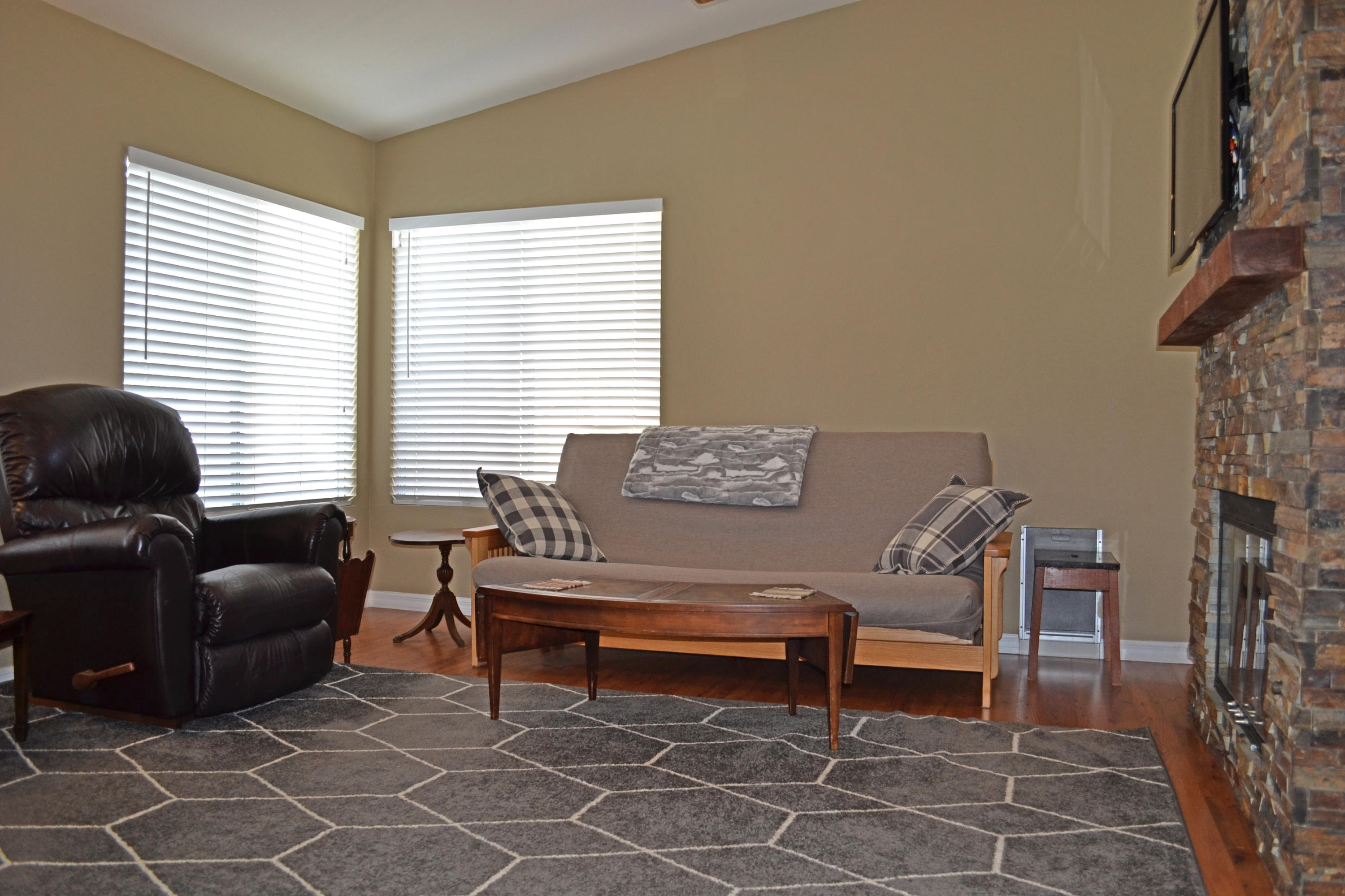 69902 Rochester Road Cathedral City, CA 92234 - Photo 3 of 30 0116-Liv2