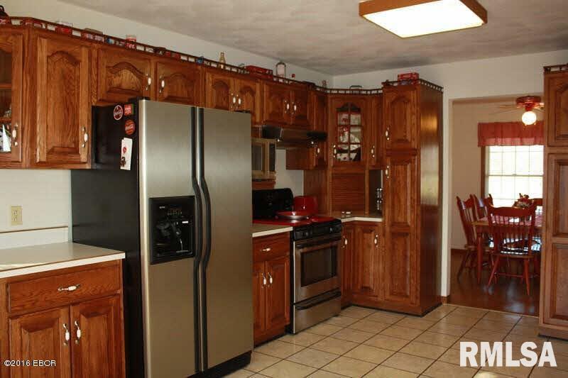 4854 Cross Road Salem, IL 62881 - Photo 8 of 27