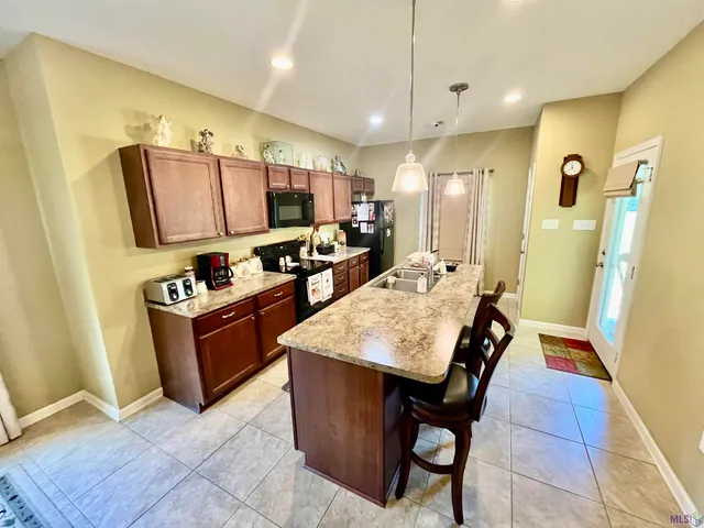 $279,900 | 13567 Arnold Road, Walker, LA 70785