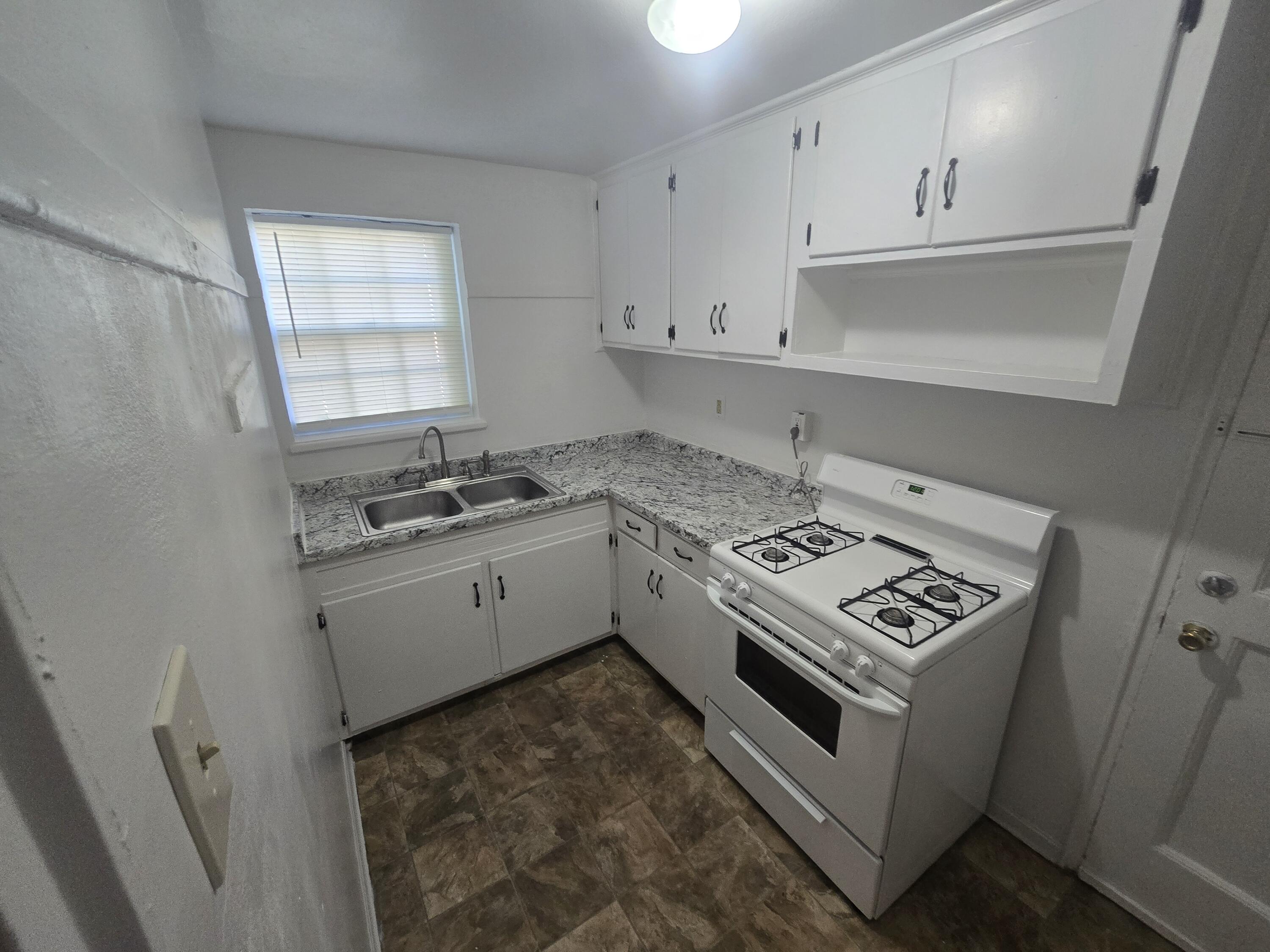 1732 Grandin Road Southwest, Unit 55 Roanoke, VA 24015 - Photo 4 of 5 20260427_100848