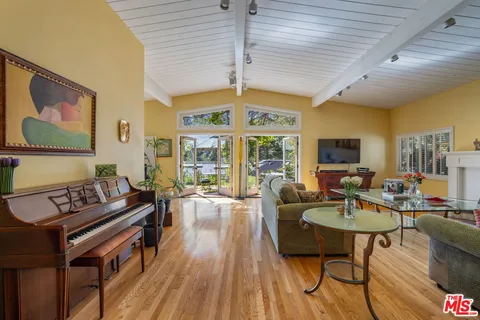 $11,925 | 1336 Bienveneda Avenue, Pacific Palisades, CA 90272