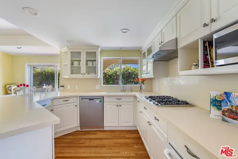 $11,925 | 1336 Bienveneda Avenue, Pacific Palisades, CA 90272