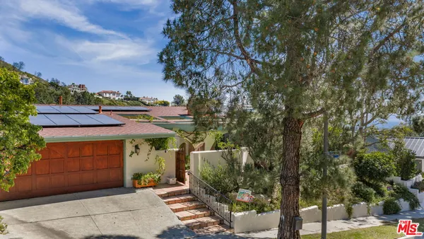 $13,500 | 1336 Bienveneda Avenue, Pacific Palisades, CA 90272