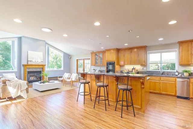 $1,525,000 | 92 Upper Oak Drive, San Rafael, CA 94903