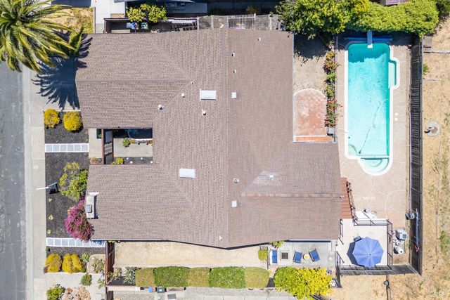 $1,525,000 | 92 Upper Oak Drive, San Rafael, CA 94903