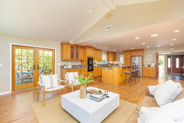$1,525,000 | 92 Upper Oak Drive, San Rafael, CA 94903
