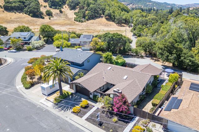 $1,525,000 | 92 Upper Oak Drive, San Rafael, CA 94903