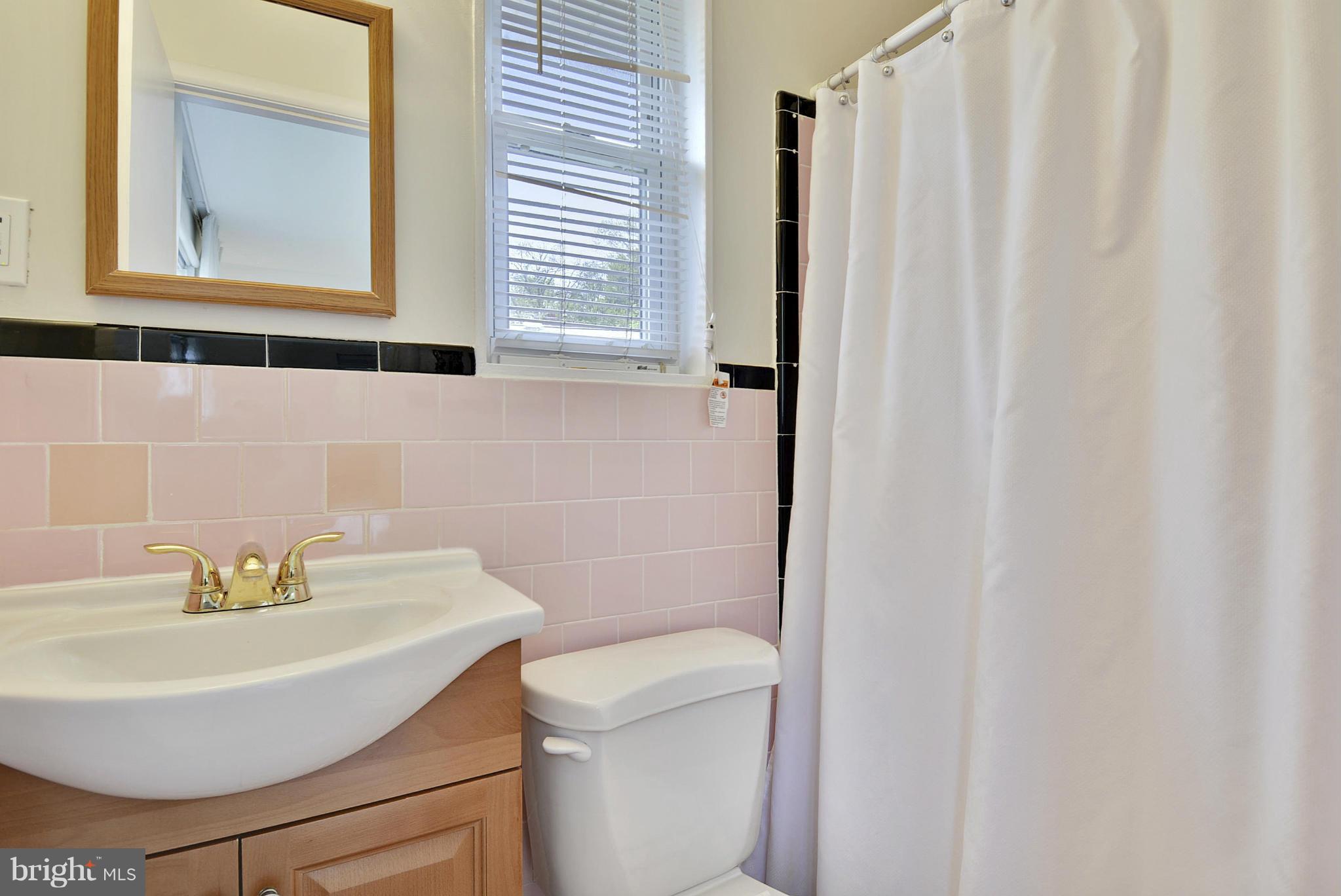 2401 Harmon Road Silver Spring, MD 20902 - Photo 16 of 30 Bath (Master)